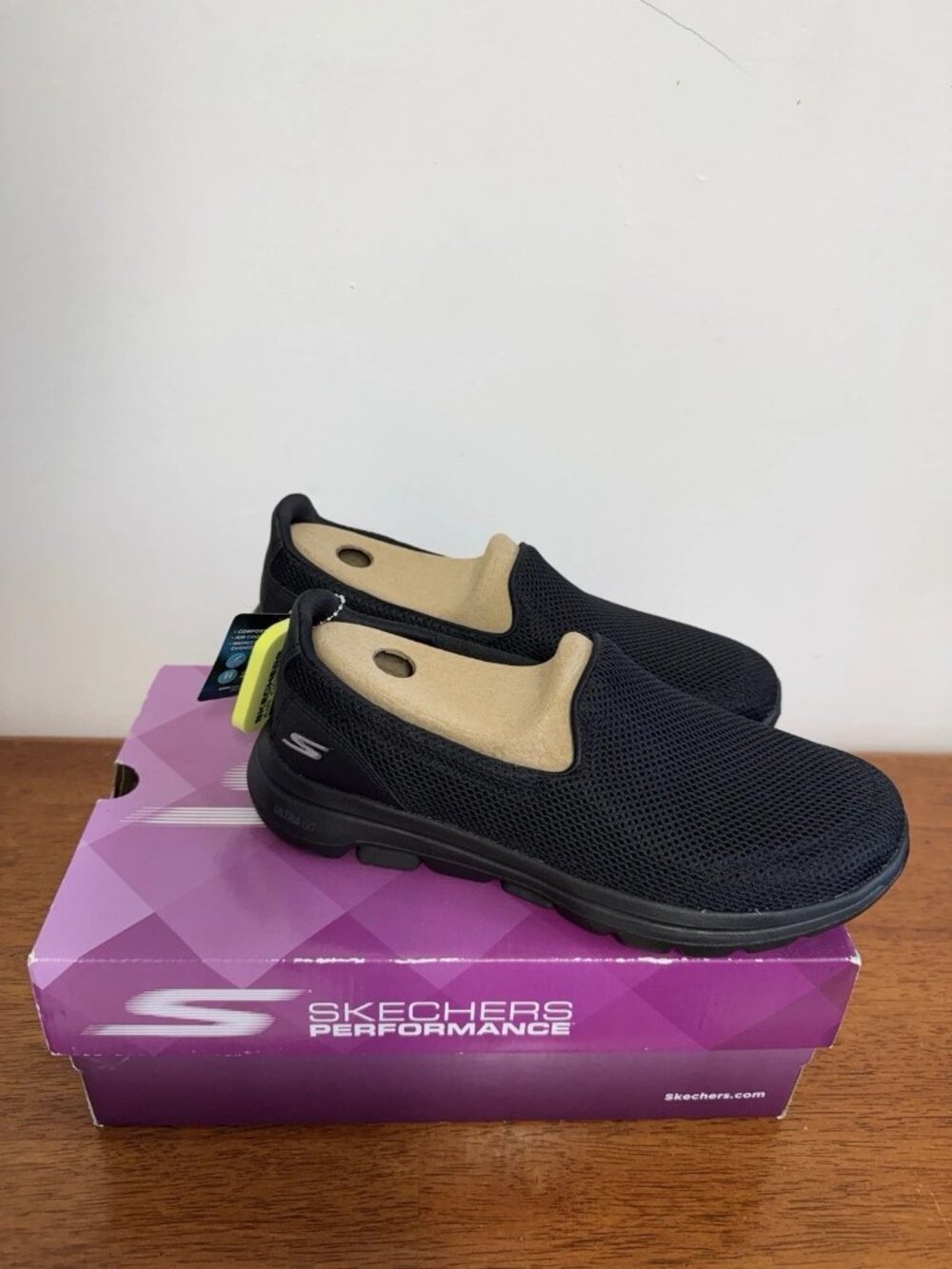 Skechers GO WALK 5 Women’s 7.5 Black Slip On Walking Shoes 15901 BBK NIB - Picture 2 of 7